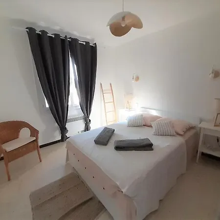 Daire Beaux Climatises - 3 Pieces - Espaces Exterieurs - Parking - Proche Hyères