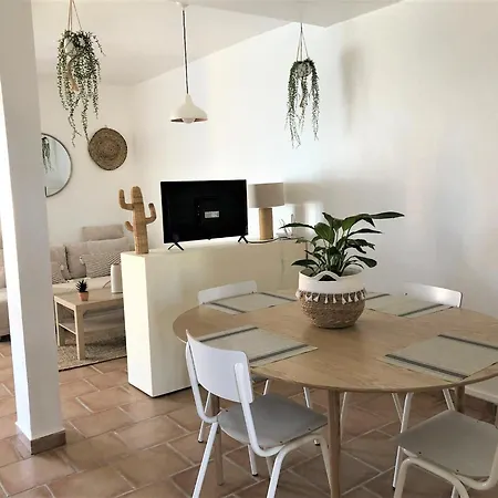 Beaux Climatises - 3 Pieces - Espaces Exterieurs - Parking - Proche *