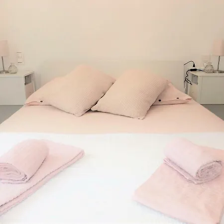 Beaux Climatises - 3 Pieces - Espaces Exterieurs - Parking - Proche *