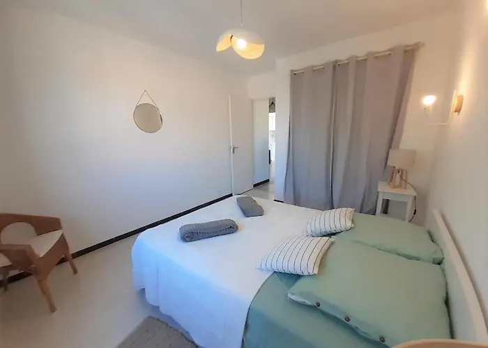 Appartement Beaux Climatisés - 3 Pièces - Espaces Extérieurs - Parking - Proche Hyères