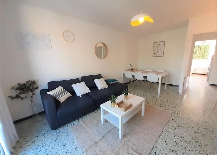 Appartement Beaux Climatisés - 3 Pièces - Espaces Extérieurs - Parking - Proche Hyères