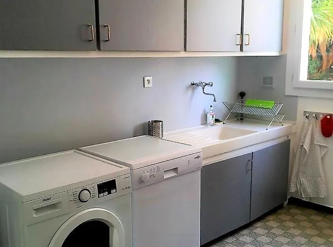 Appartement Beaux Climatisés - 3 Pièces - Espaces Extérieurs - Parking - Proche Hyères