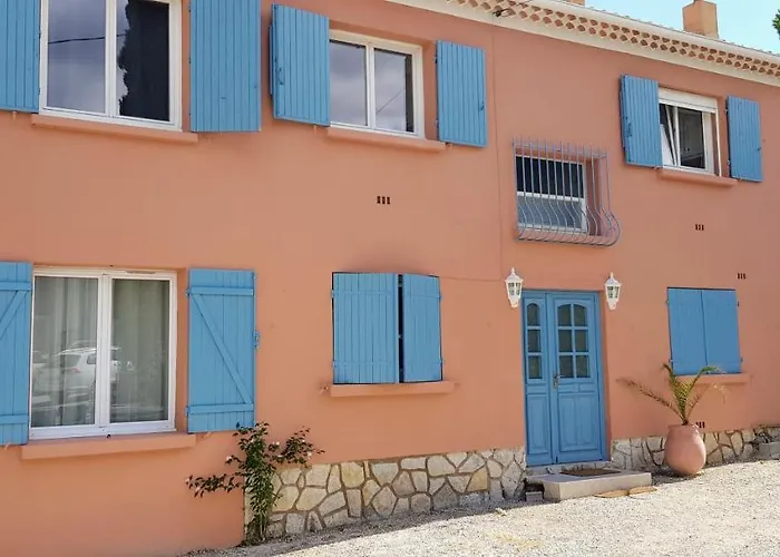 Beaux Climatisés - 3 Pièces - Espaces Extérieurs - Parking - Proche * Hyères
