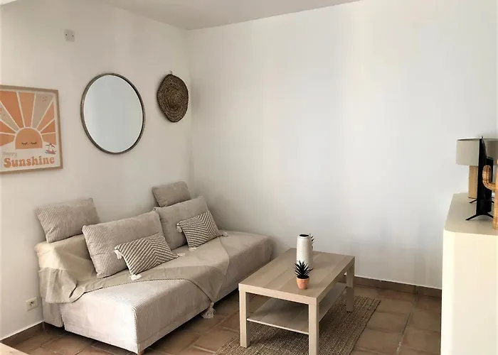 Appartement Beaux Climatisés - 3 Pièces - Espaces Extérieurs - Parking - Proche Hyères